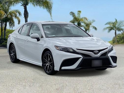 Wind Chill Pearl 2023 Toyota Camry SE
