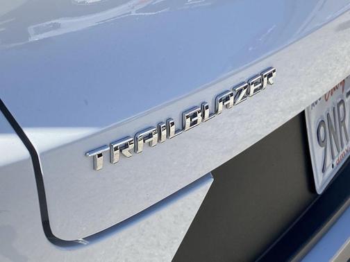 Summit White 2025 Chevrolet Trailblazer LT