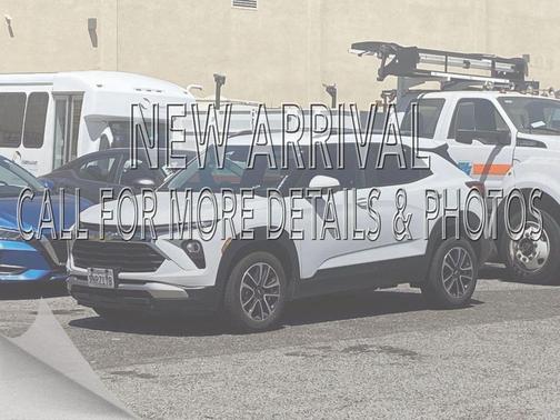 Summit White 2025 Chevrolet Trailblazer LT