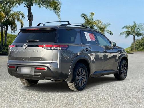 2022 Nissan Pathfinder SV 2WD