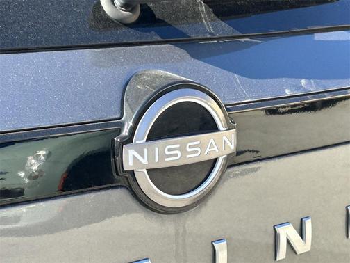 2022 Nissan Pathfinder SV 2WD