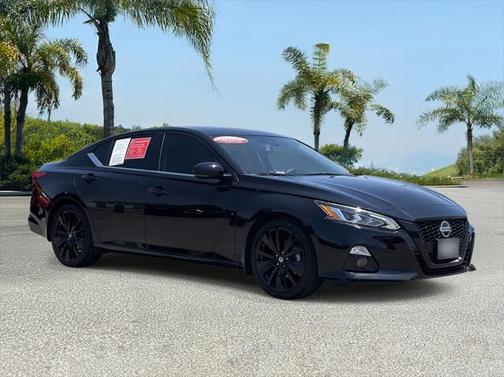 2022 Nissan Altima SR FWD