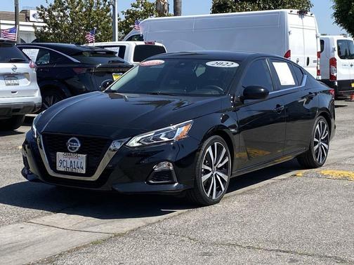 Super Black 2022 Nissan Altima SR FWD