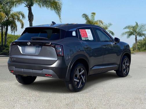 Gun Metallic 2025 Nissan Kicks SV