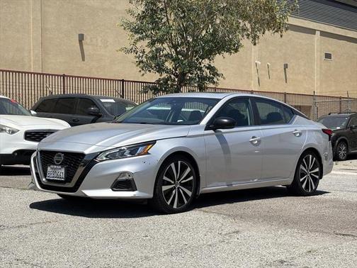 2020 Nissan Altima SR FWD
