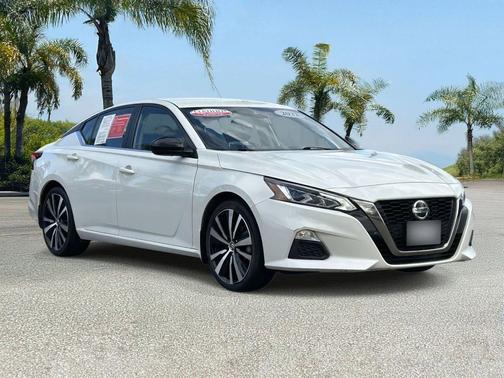 2022 Nissan Altima SR FWD