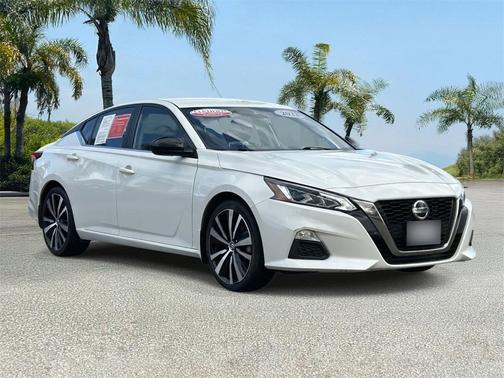 2022 Nissan Altima SR FWD
