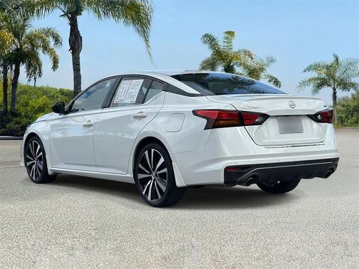 2022 Nissan Altima SR FWD