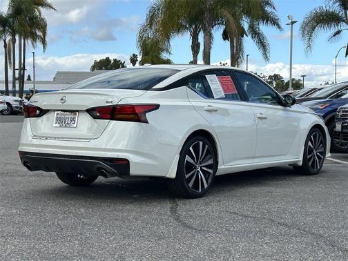 2022 Nissan Altima SR FWD