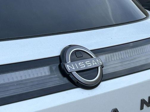 Everest White Pearl Tricoat 2025 Nissan Murano SV