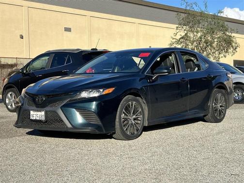 2020 Toyota Camry SE