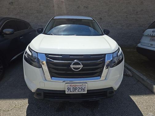 2024 Nissan Pathfinder S FWD