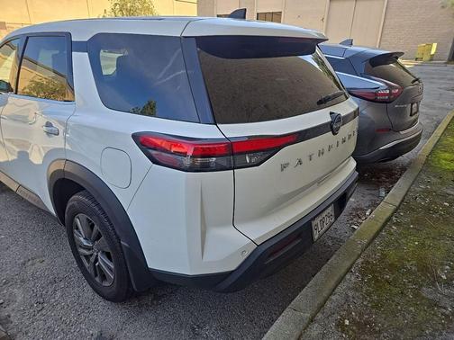 2024 Nissan Pathfinder S FWD