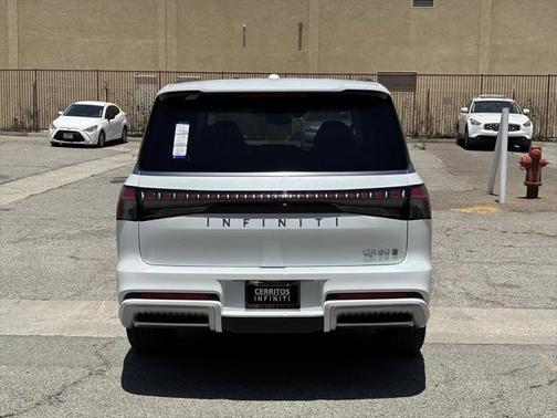 2025 INFINITI QX80 SENSORY AWD