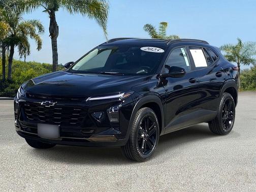 Mosaic Black Metallic 2025 Chevrolet Trax FWD ACTIV