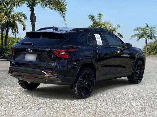 Mosaic Black Metallic 2025 Chevrolet Trax FWD ACTIV