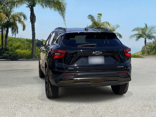 Mosaic Black Metallic 2025 Chevrolet Trax FWD ACTIV