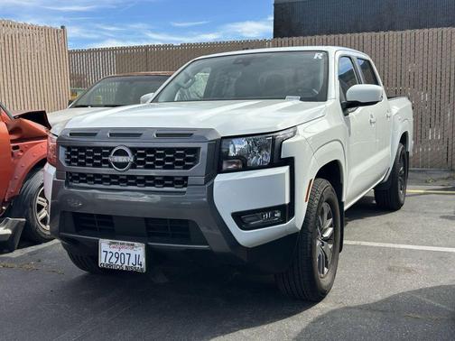 2025 Nissan Frontier SV