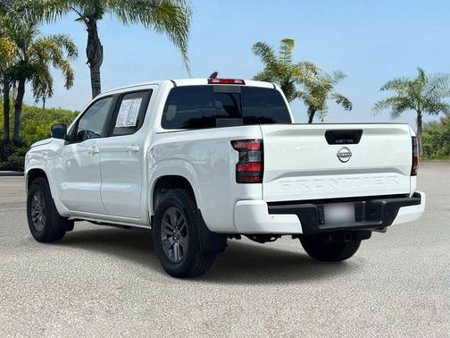 Glacier White 2025 Nissan Frontier SV