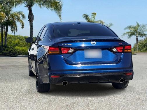 2023 Nissan Altima SR FWD