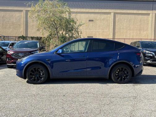 Deep Blue Metallic 2023 Tesla Model Y Long Range Dual Motor All-Wheel Drive