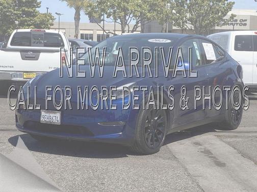 Deep Blue Metallic 2023 Tesla Model Y Long Range Dual Motor All-Wheel Drive