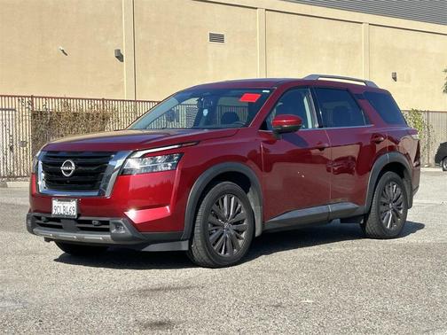 2022 Nissan Pathfinder SL 2WD