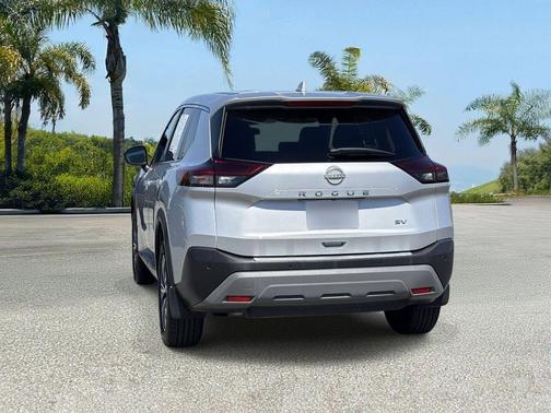 Brilliant Silver Metallic 2022 Nissan Rogue SV