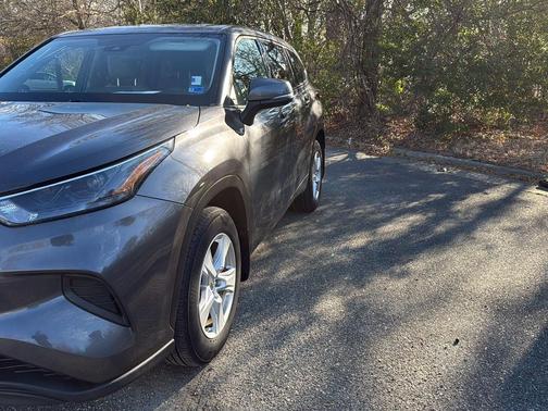 2022 Toyota Highlander L