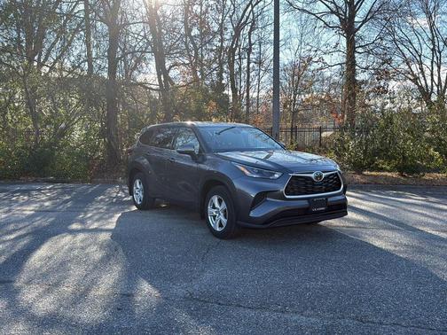 2022 Toyota Highlander L