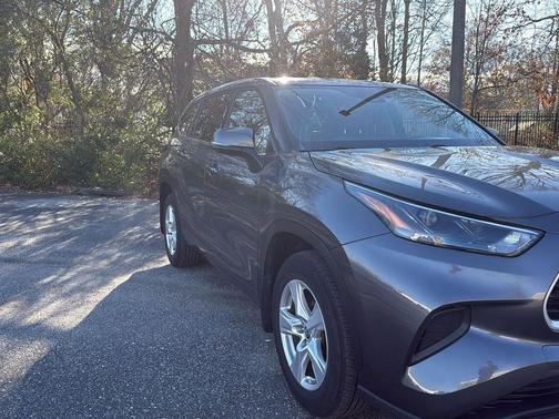 2022 Toyota Highlander L