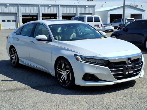 Platinum White Pearl 2021 Honda Accord Touring 2.0T
