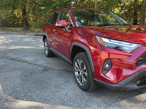 2022 Toyota RAV4 Hybrid XLE Premium