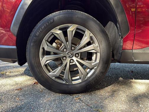 2022 Toyota RAV4 Hybrid XLE Premium