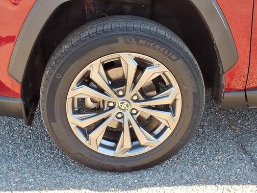 2022 Toyota RAV4 Hybrid XLE Premium