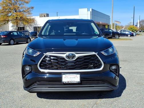 2022 Toyota Highlander LE