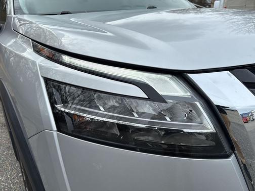 2022 Nissan Pathfinder Platinum 2WD