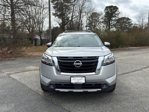 2022 Nissan Pathfinder Platinum 2WD