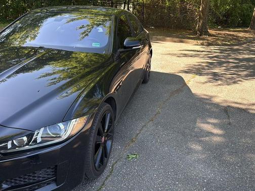 Ultimate Black Metallic 2017 Jaguar XE 35t R-Sport