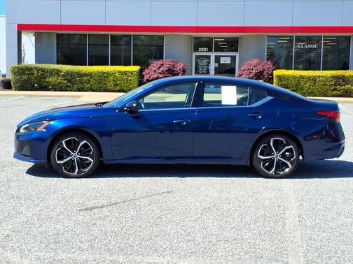 Deep Blue Pearl 2024 Nissan Altima SR FWD