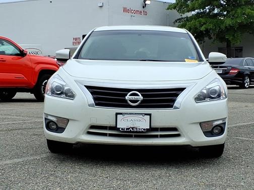 Pearl White 2015 Nissan Altima 2.5 SL