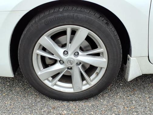 Pearl White 2015 Nissan Altima 2.5 SL