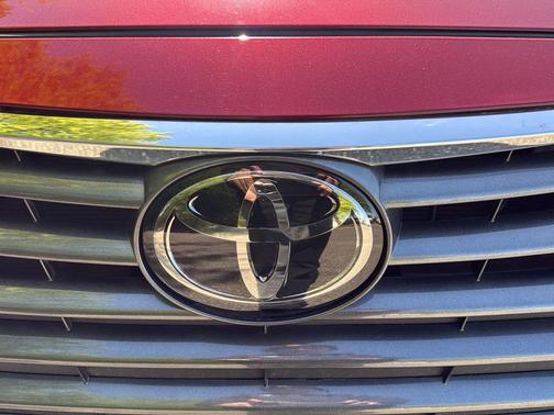 Ruby Flare Pearl 2022 Toyota Avalon Limited