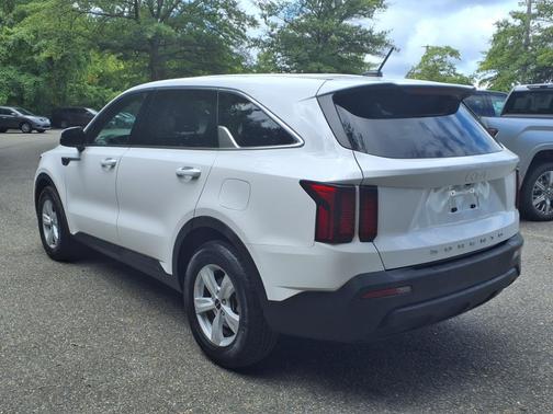2022 Kia Sorento LX