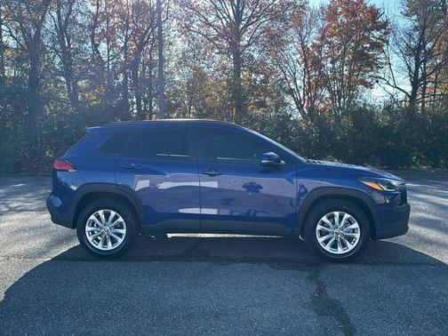 2023 Toyota Corolla Cross LE
