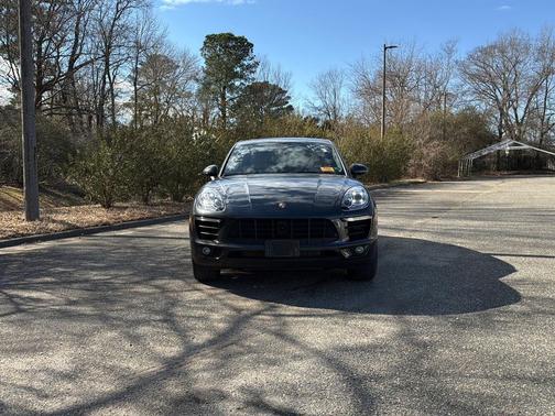 2018 Porsche Macan 