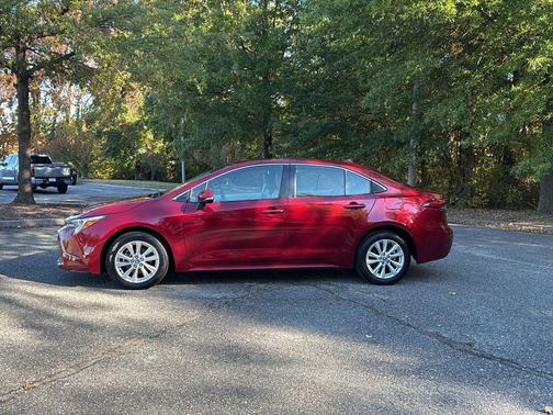 2024 Toyota Corolla Hybrid SE
