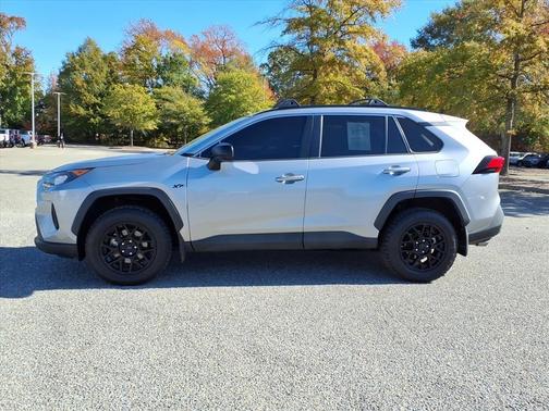 2020 Toyota RAV4 LE