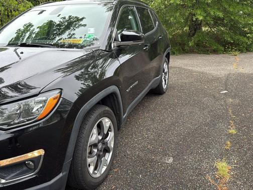 Diamond Black Crystal Pearlcoat 2020 Jeep Compass Limited