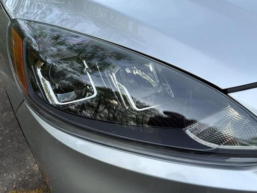 Ingot Silver Metallic 2020 Ford Escape SE